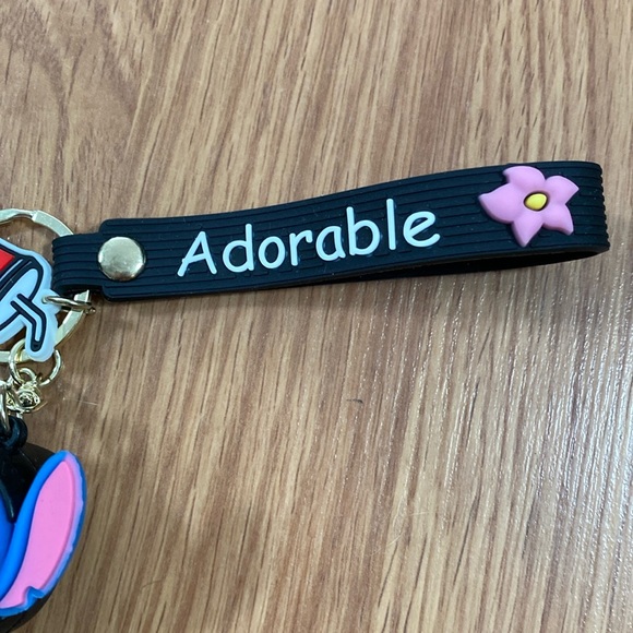 ❤️ Disney’s Lilo and Stitch Adorable Keychain NWOT - Picture 4 of 6